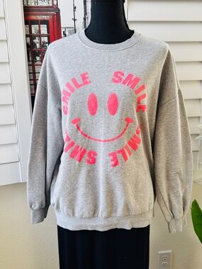 Women's Gray Sweatshirt with Pink Smile Graphic